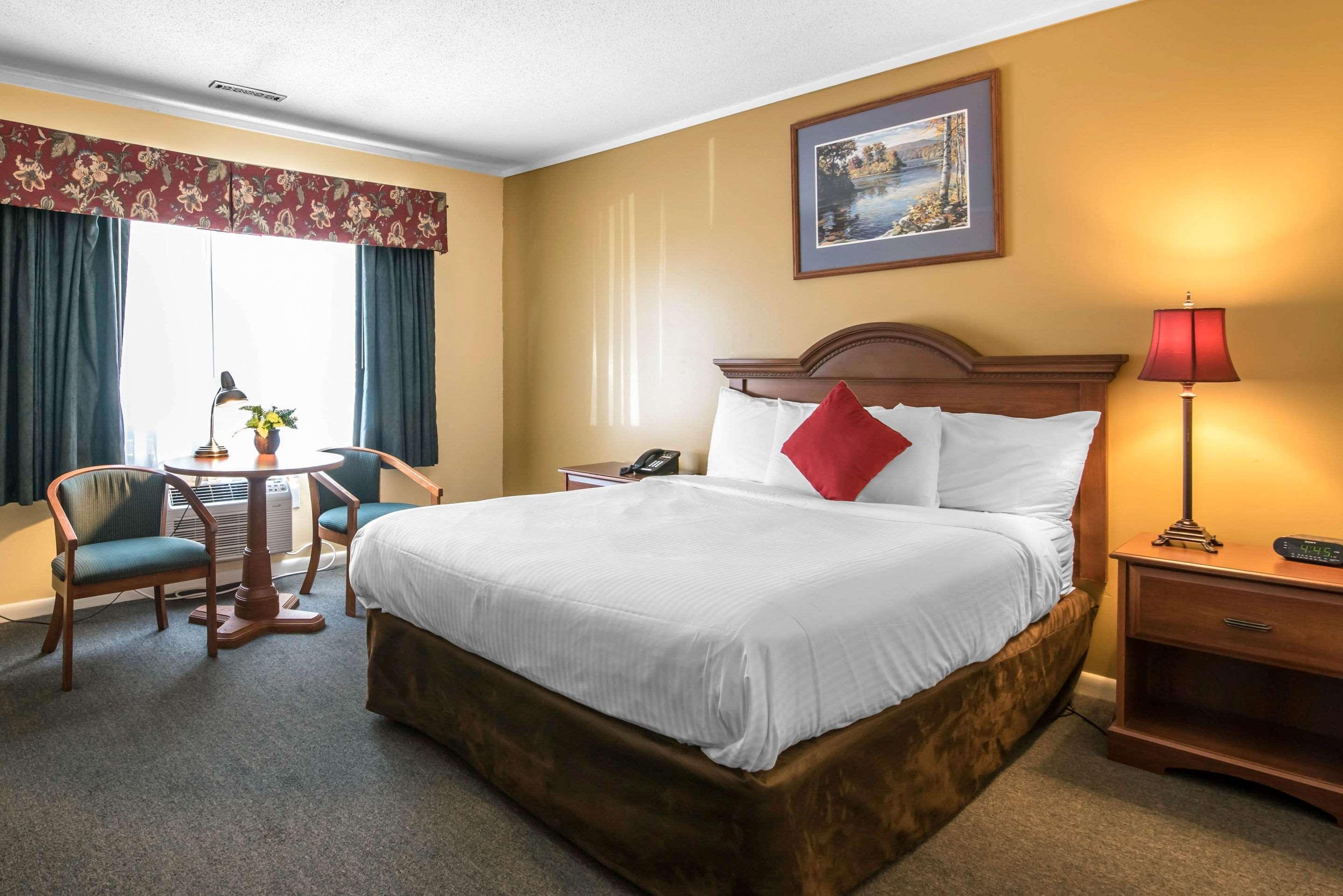 Tiltonlodge Inn & Suites Buitenkant foto