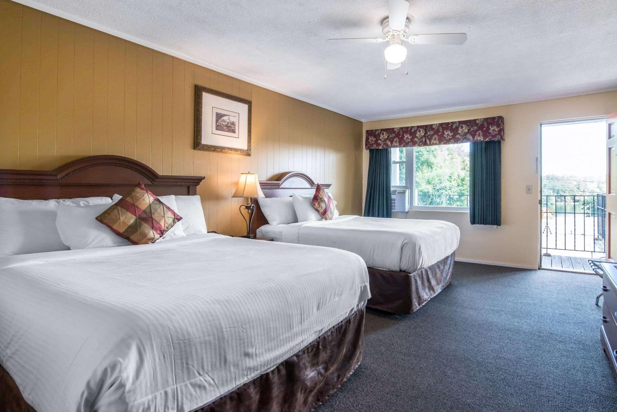 Tiltonlodge Inn & Suites Buitenkant foto