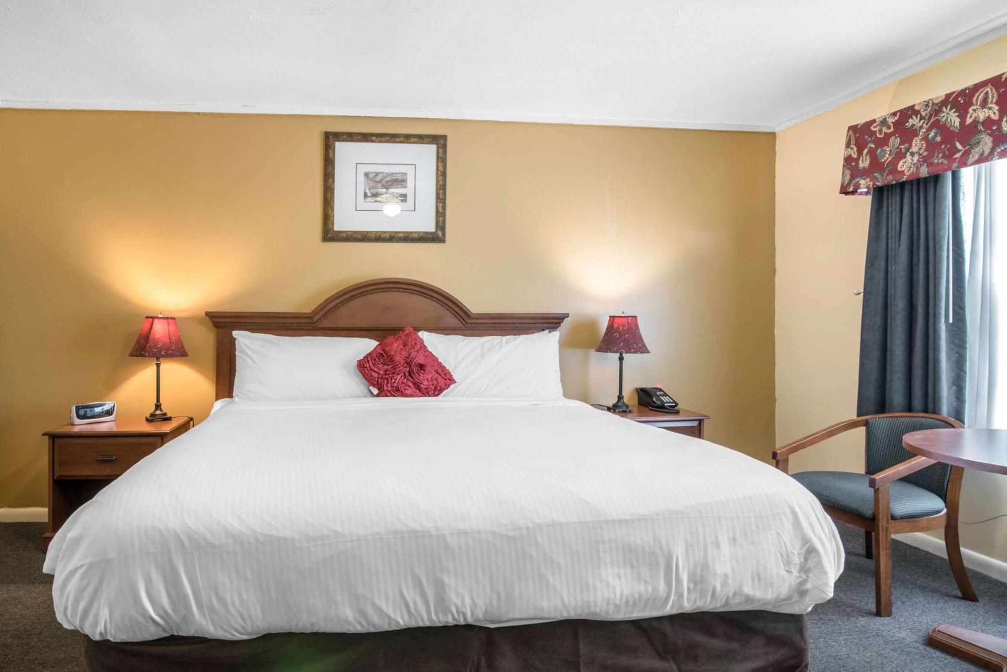 Tiltonlodge Inn & Suites Buitenkant foto