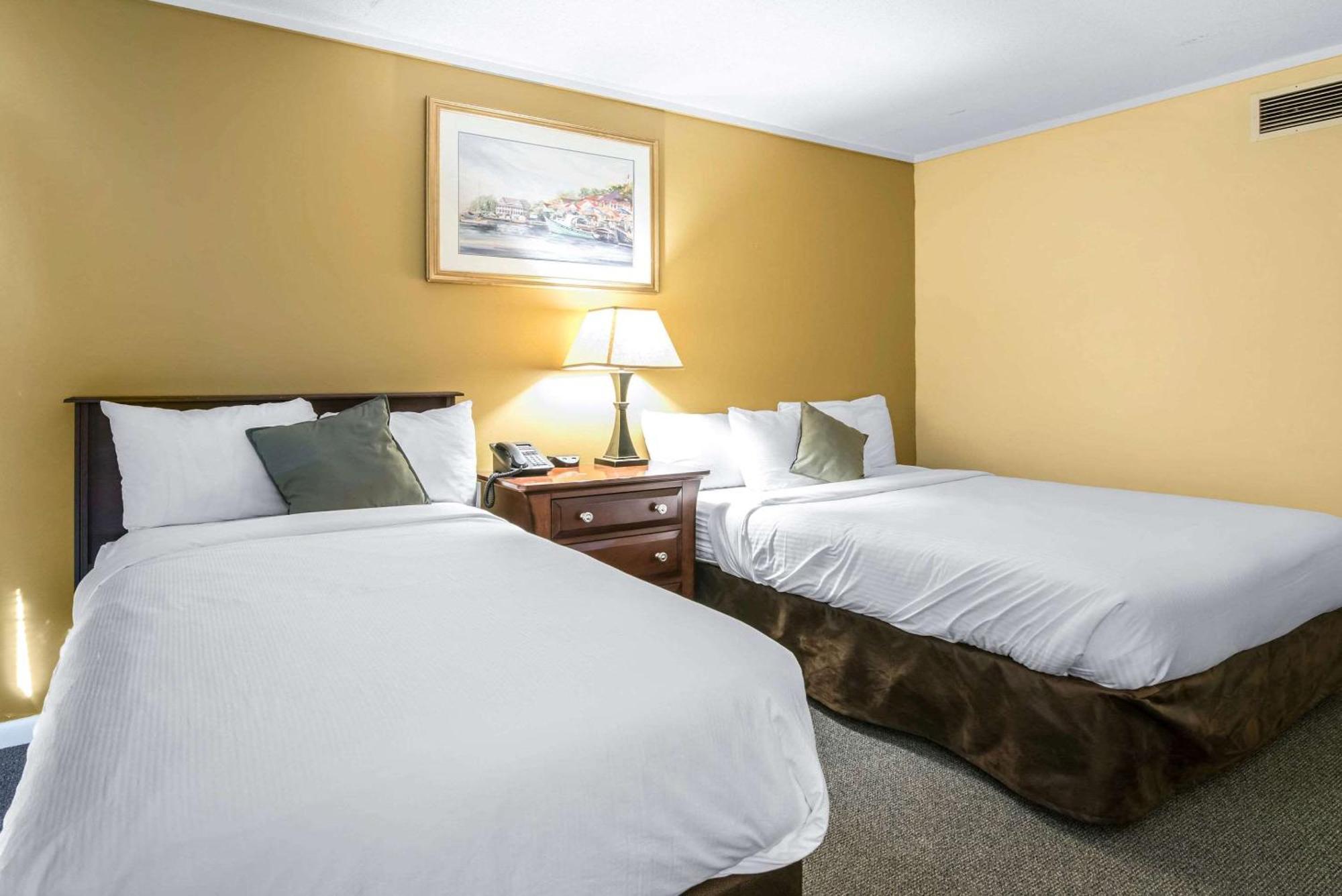Tiltonlodge Inn & Suites Buitenkant foto